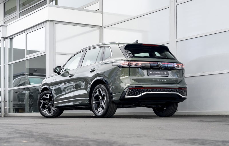 2025 Volkswagen Tiguan All new R-Line 2WD Petro... image 5