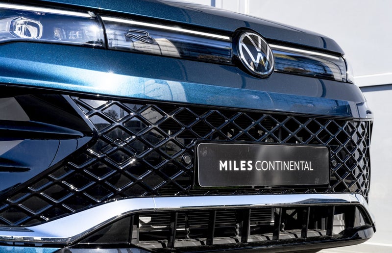2025 Volkswagen Tiguan All new R-Line 2WD Petro... image 3