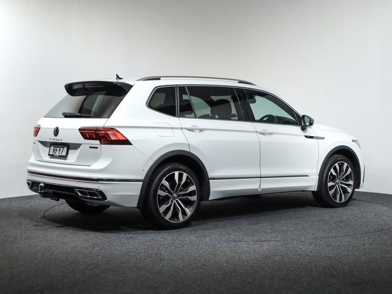 2025 Volkswagen Tiguan Allspace R-Line 4Motion... image 5
