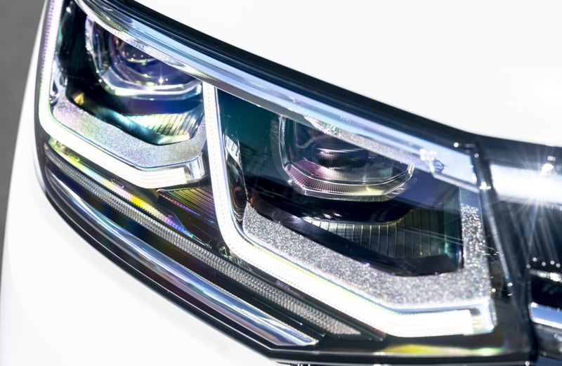 2025 Volkswagen Tiguan Allspace R-Line 4WD / Tu... image 4