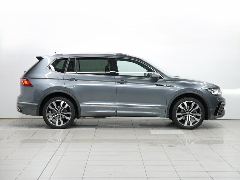 2025 Volkswagen Tiguan Allspace R-Line AWD image 4