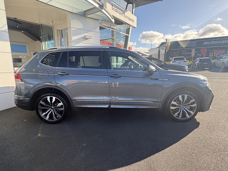 2025 Volkswagen Tiguan Allspace R-Line AWD image 3