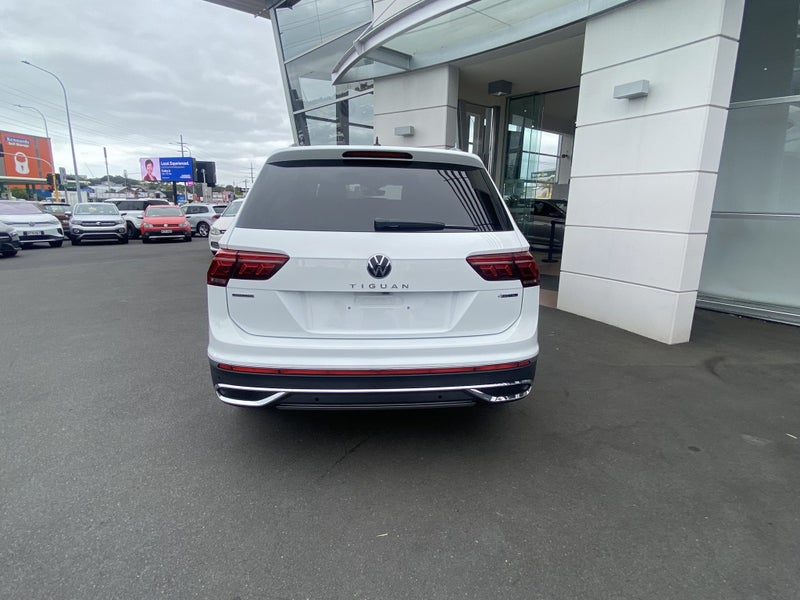 2025 Volkswagen Tiguan Allspace Style 4Motion 2.0P image 3
