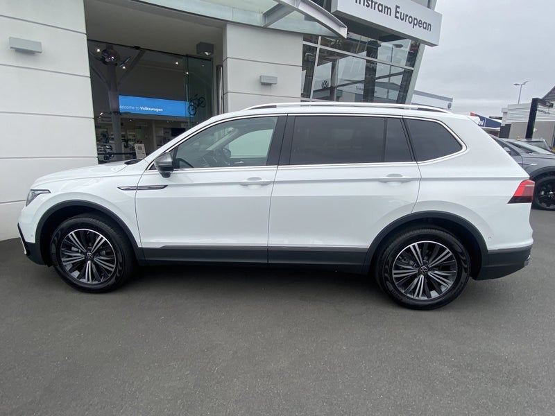 2025 Volkswagen Tiguan Allspace Style 4Motion 2.0P image 5