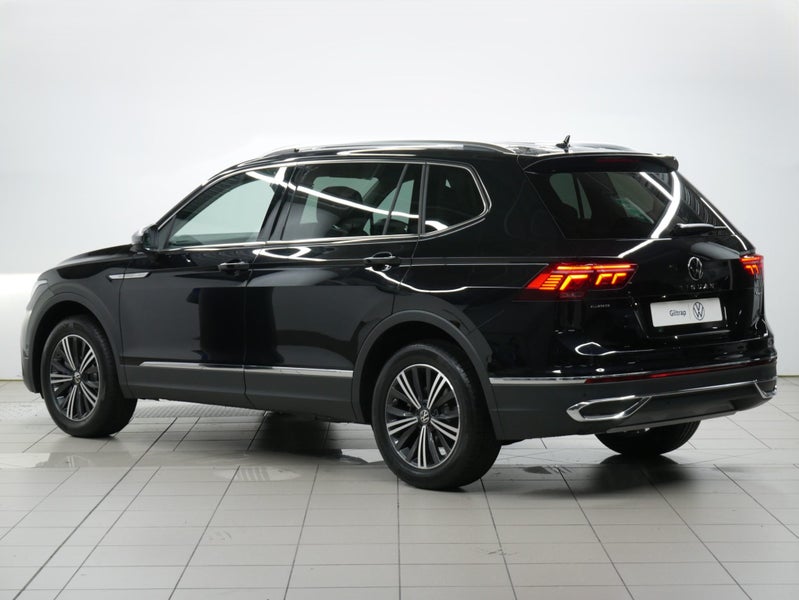 2025 Volkswagen Tiguan Allspace Style AWD image 3