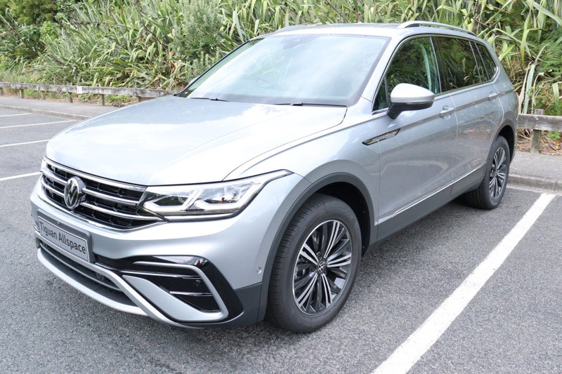 2025 Volkswagen Tiguan Allspace Style AWD image 4