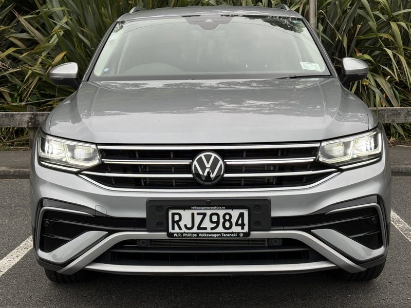 2025 Volkswagen Tiguan Allspace Style AWD image 3
