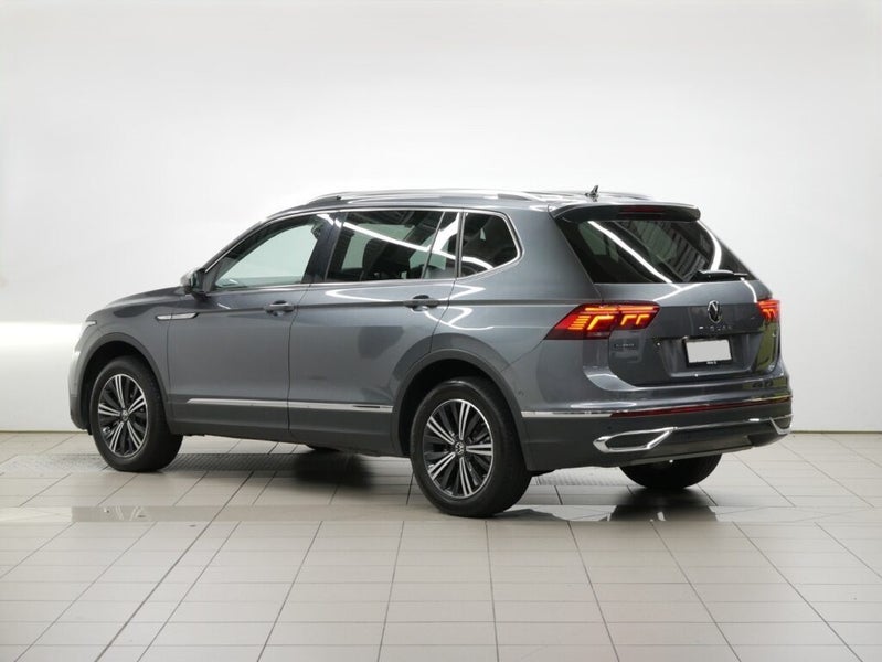 2025 Volkswagen Tiguan Allspace Style AWD image 3