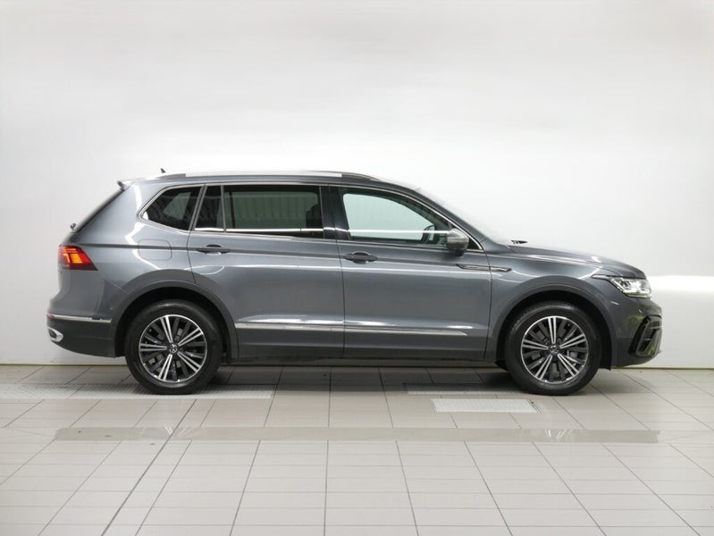 2025 Volkswagen Tiguan Allspace Style AWD image 5