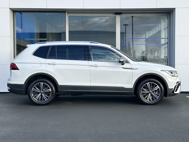 2025 Volkswagen Tiguan Allspace Style AWD image 4