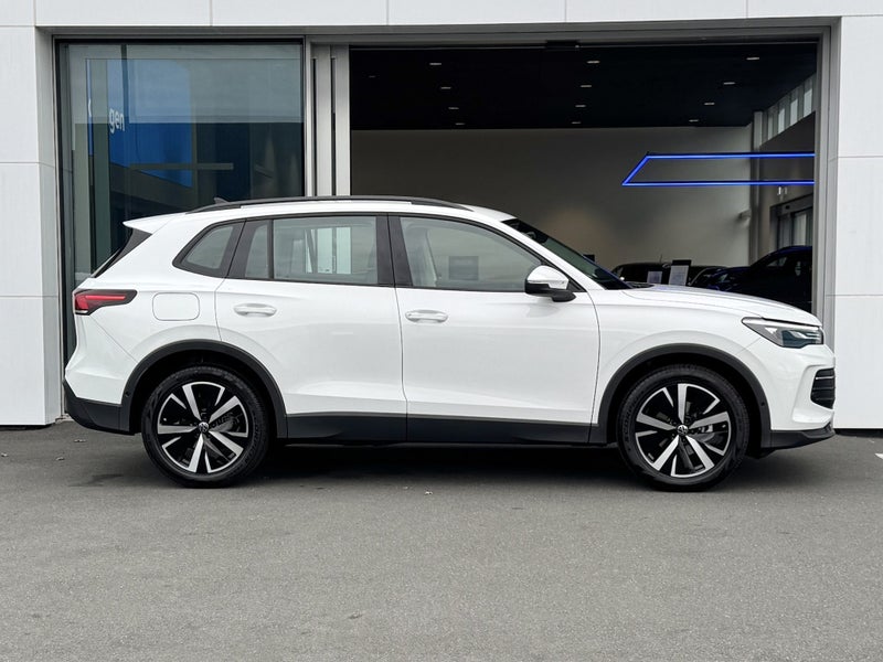 2025 Volkswagen Tiguan LIFE 1.4 7AT image 4