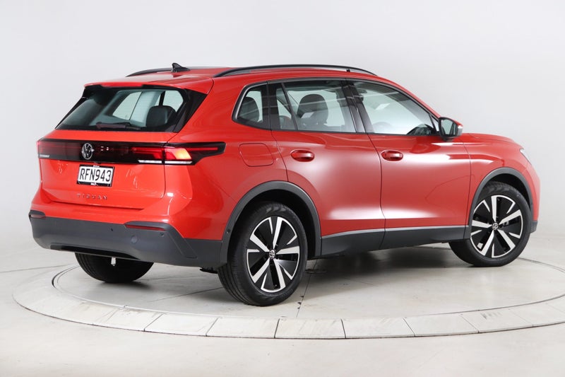 2025 Volkswagen Tiguan Life 2WD image 2