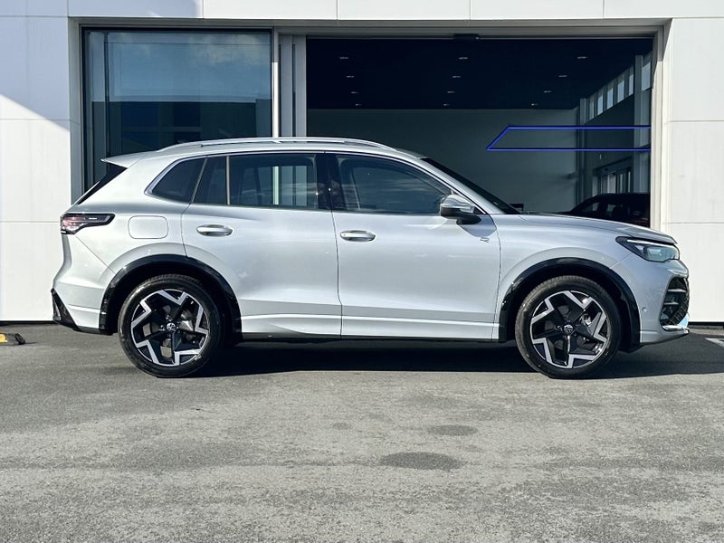 2025 Volkswagen Tiguan R-Line 1.4PT/7AT image 4