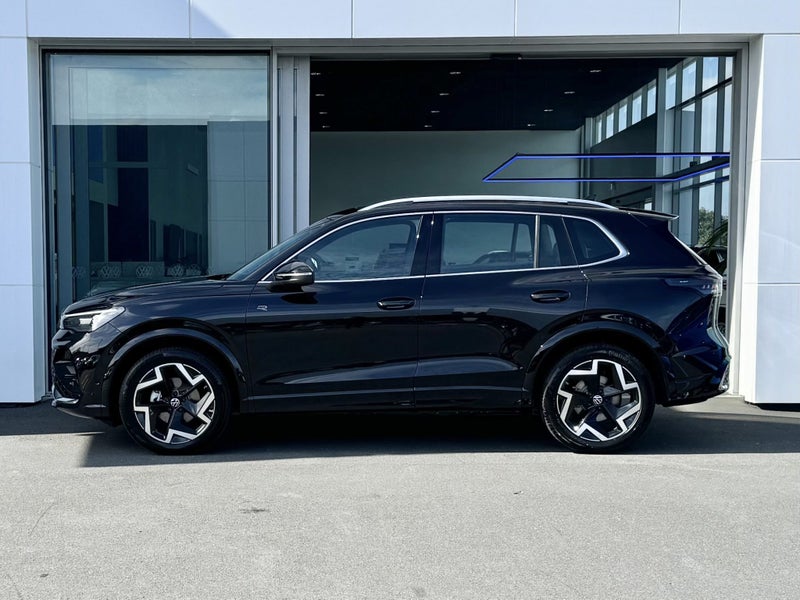2025 Volkswagen Tiguan R-LINE 1.4TSi, Touring Pack image 3