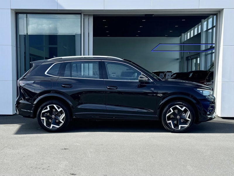 2025 Volkswagen Tiguan R-LINE 1.4TSi, Touring Pack image 4
