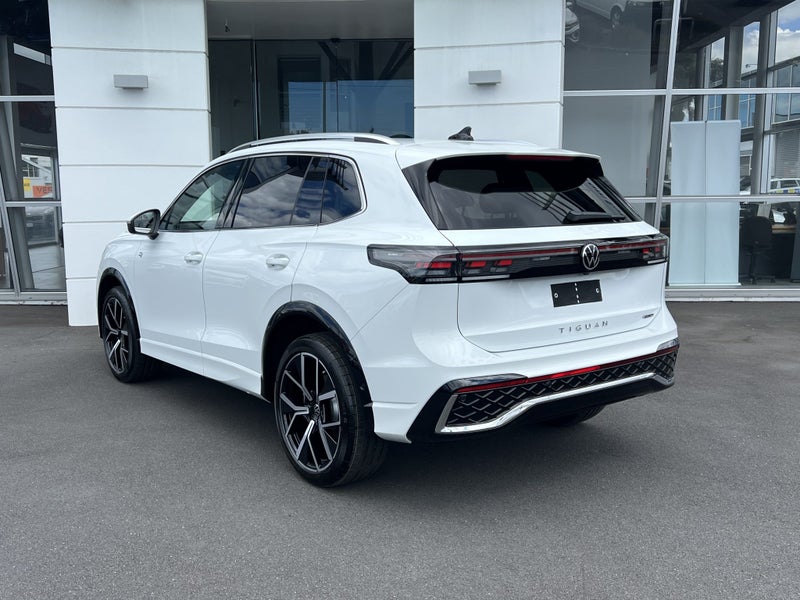 2025 Volkswagen Tiguan R-LINE 2.0 4MOTION image 4