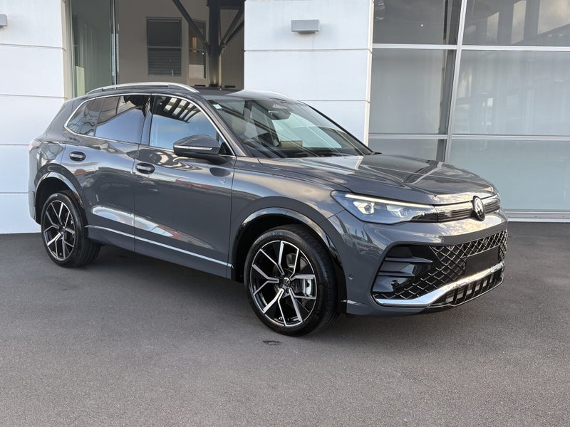 2025 Volkswagen Tiguan R-LINE 2.0 4MOTION image 1