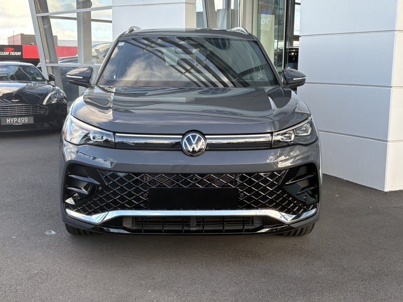 2025 Volkswagen Tiguan R-LINE 2.0 4MOTION image 2