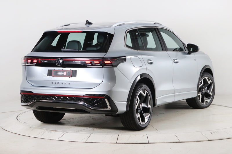 2025 Volkswagen Tiguan R-Line 2WD image 2