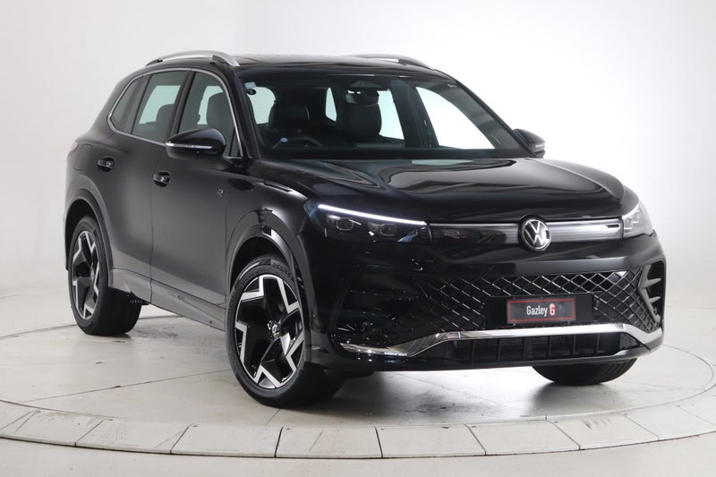 2025 Volkswagen Tiguan R-Line 2WD image 3