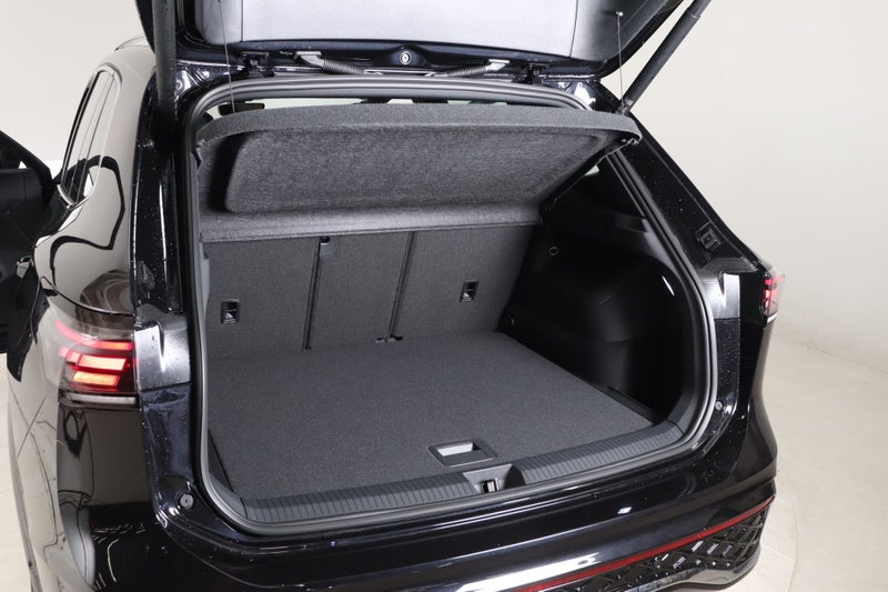 2025 Volkswagen Tiguan R-Line 2WD image 5