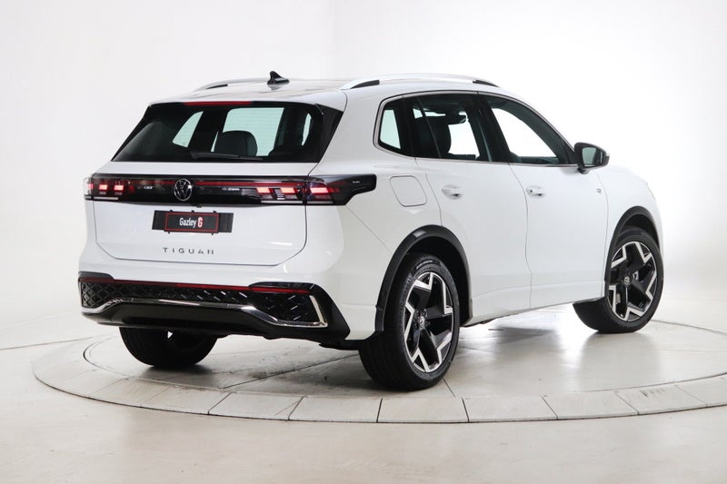 2025 Volkswagen Tiguan R-Line 2WD image 2