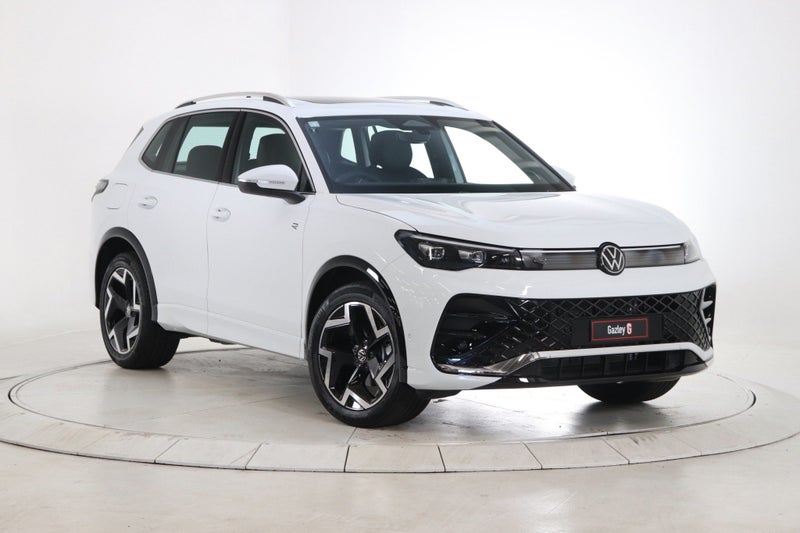 2025 Volkswagen Tiguan R-Line 2WD image 3