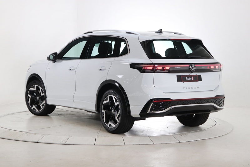 2025 Volkswagen Tiguan R-Line 2WD image 4