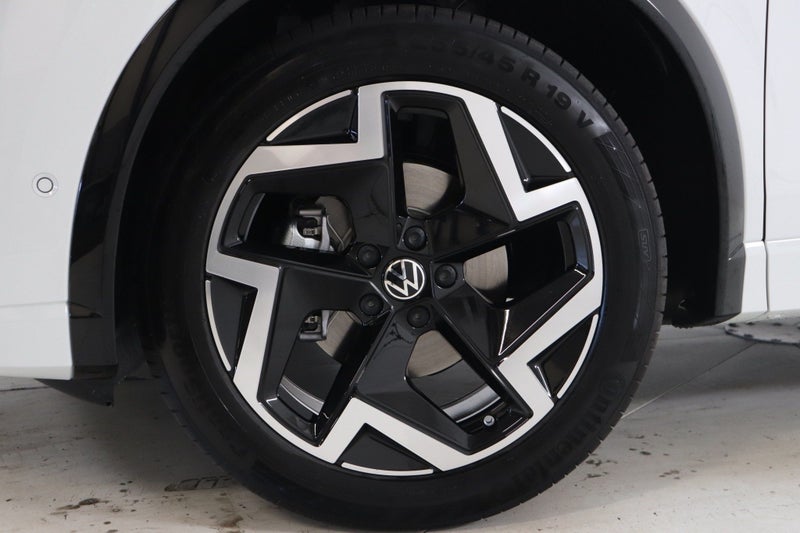 2025 Volkswagen Tiguan R-Line 2WD image 5