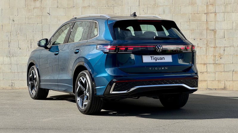 2025 Volkswagen Tiguan R-Line 2WD image 3