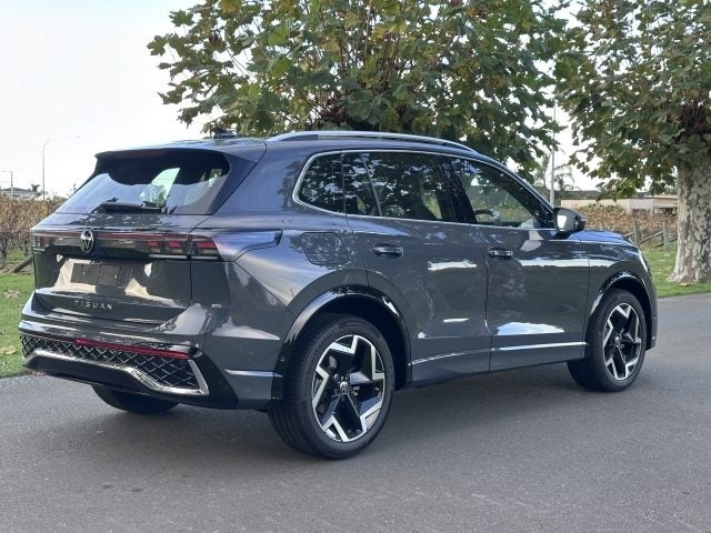 2025 Volkswagen Tiguan R-Line 2WD image 4