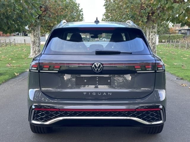 2025 Volkswagen Tiguan R-Line 2WD image 5