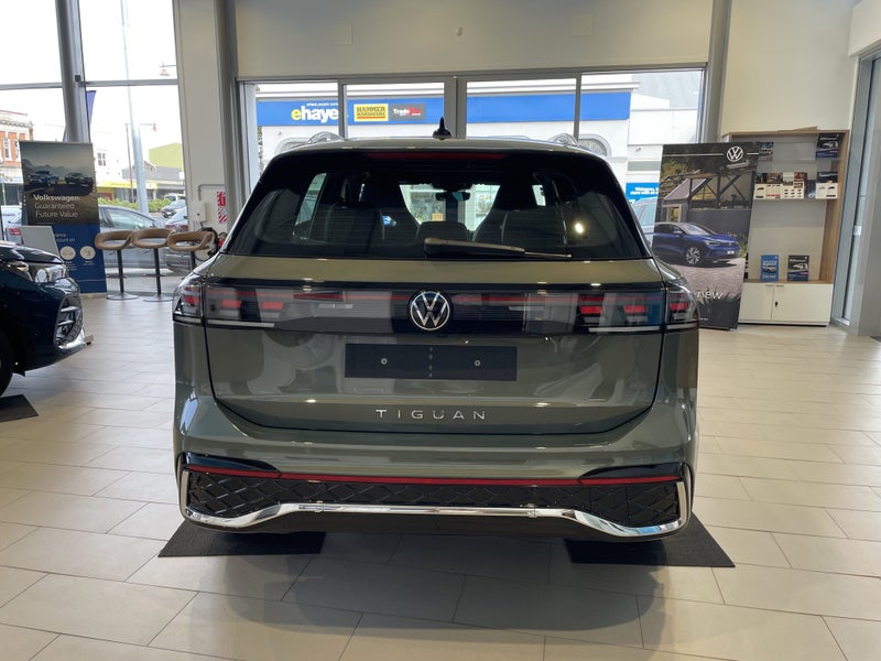 2025 Volkswagen Tiguan R-Line 2WD image 4
