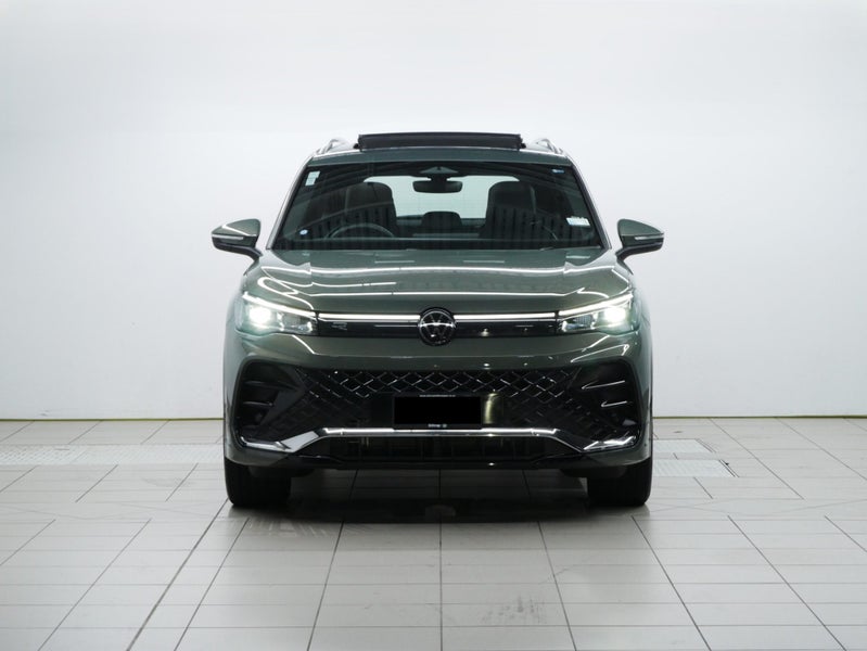 2025 Volkswagen Tiguan R-Line 2WD image 2