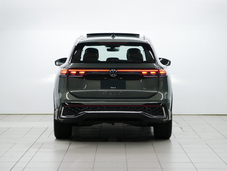2025 Volkswagen Tiguan R-Line 2WD image 4