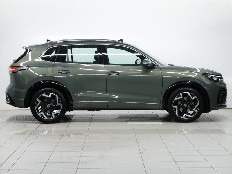 2025 Volkswagen Tiguan R-Line 2WD image 5