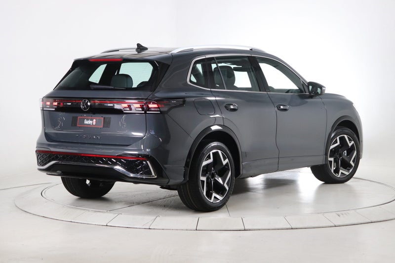 2025 Volkswagen Tiguan R-Line 2WD image 2
