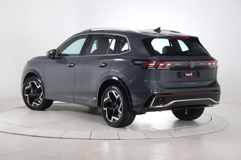 2025 Volkswagen Tiguan R-Line 2WD image 4