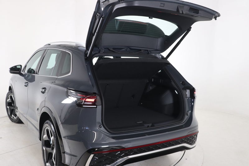2025 Volkswagen Tiguan R-Line 2WD image 5