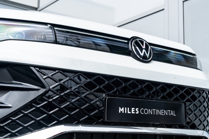2025 Volkswagen Tiguan R-Line 2WD Petrol Auto /... image 2