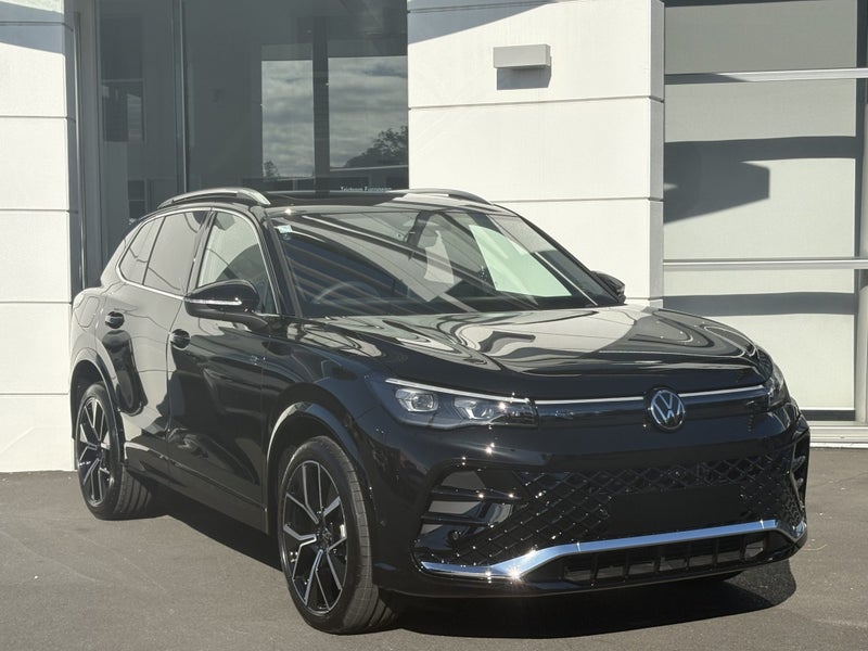 2025 Volkswagen Tiguan R-LINE 4MOTION 195kW TOU... image 2