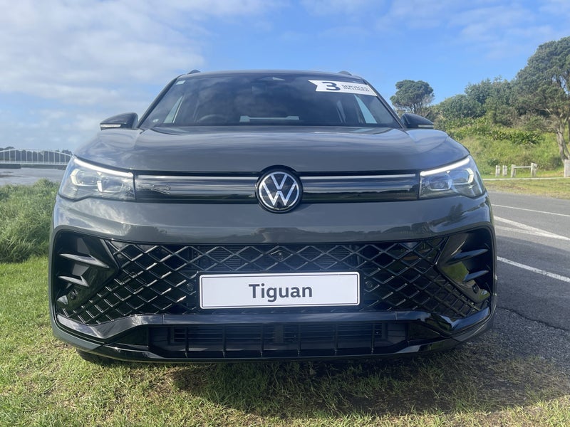 2025 Volkswagen Tiguan R-Line AWD image 3
