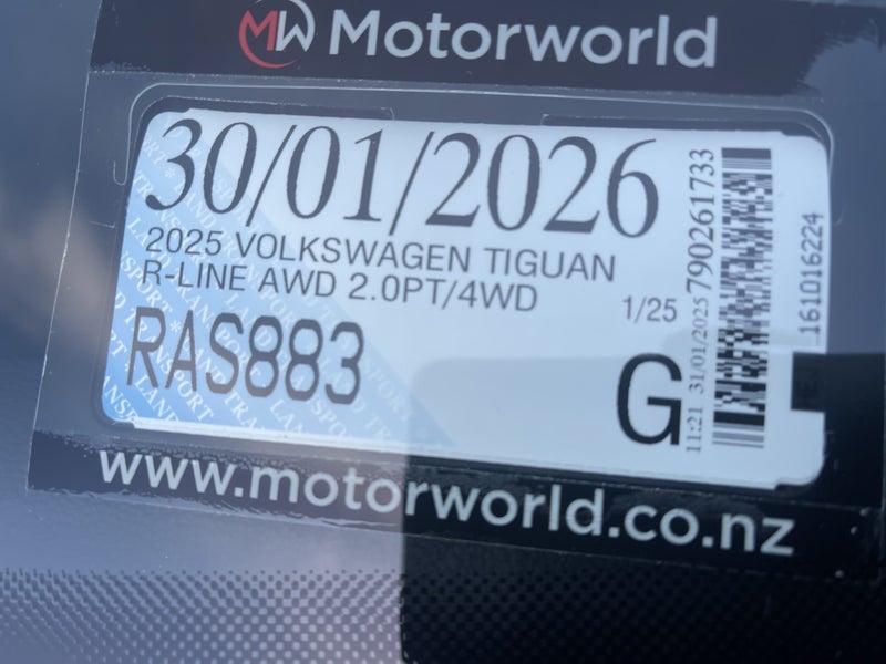 2025 Volkswagen Tiguan R-Line AWD 2.0PT/4WD - image 4