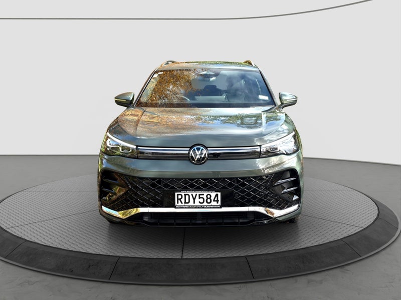 2025 Volkswagen Tiguan R-Line AWD image 2