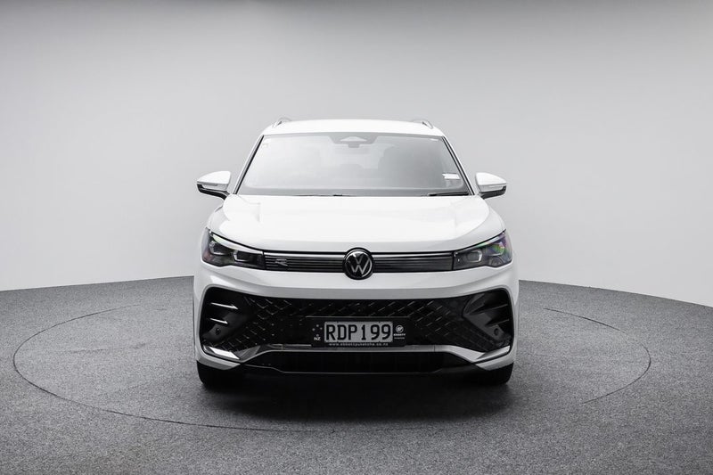 2025 Volkswagen Tiguan R-Line AWD image 2