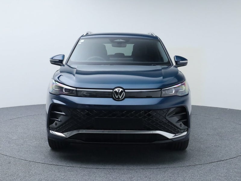 2025 Volkswagen Tiguan R-Line AWD image 3