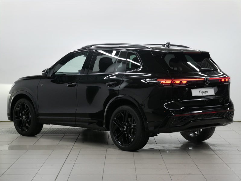 2025 Volkswagen Tiguan R-Line AWD image 3