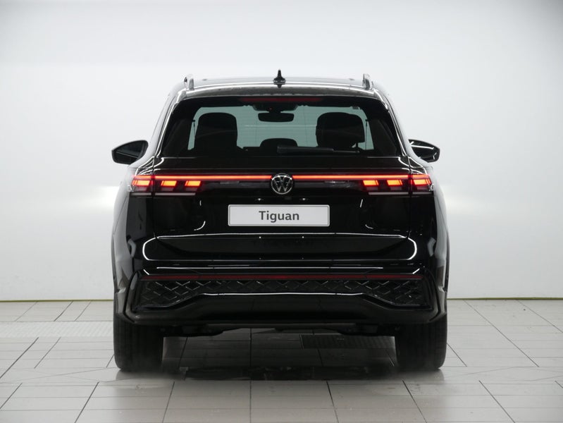 2025 Volkswagen Tiguan R-Line AWD image 4