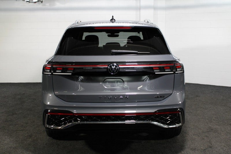 2025 Volkswagen Tiguan R-LINE AWD image 2