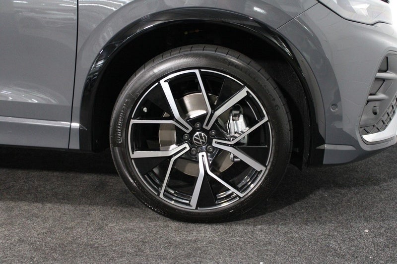 2025 Volkswagen Tiguan R-LINE AWD image 4